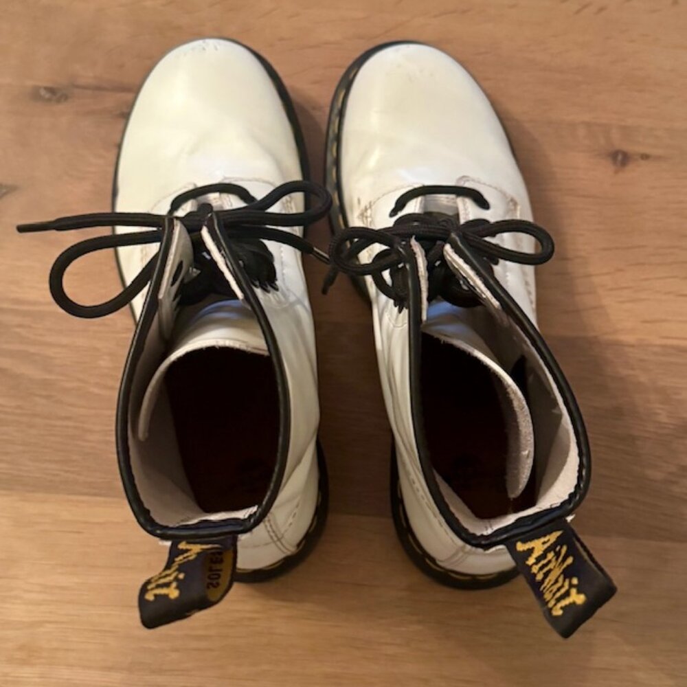 Dr. Martens 1460 White Smooth Leather 8-Eye Boots Size 8 - Picture 2 of 4